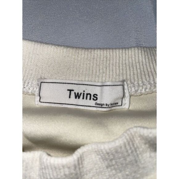 Vintage Cream Grandma Crewneck Embroidered Velvet‎ Sweater By Twins - Picture 2 of 9